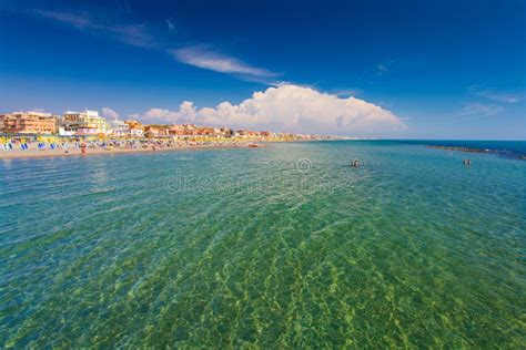 Lido Di Ostia, ITALIE - 14 Septembre 2016 : Vue Sur Les Beaux Di Roma ...