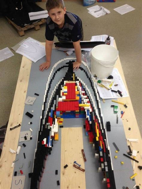 The World's Largest Titanic LEGO Model Built From 56 Thousand Bricks (25 pics)