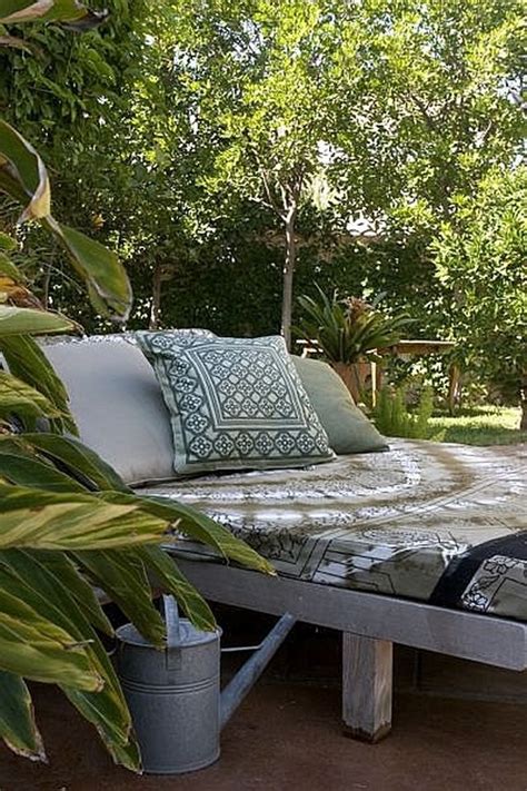 How to Create an Outdoor Lounge Bed | Hunker