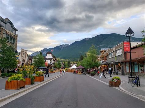 Best Small Towns in Canada for Outdoor Adventures