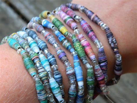 redwoodjul: Paper Bead Bracelets