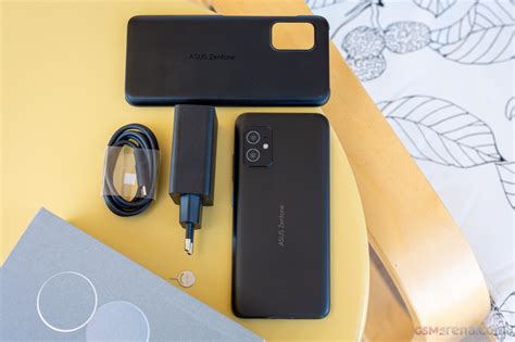 Asus Zenfone 8 pictures, official photos