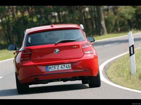 BMW 1-Series Sport Line (2012) - Rear | Caricos