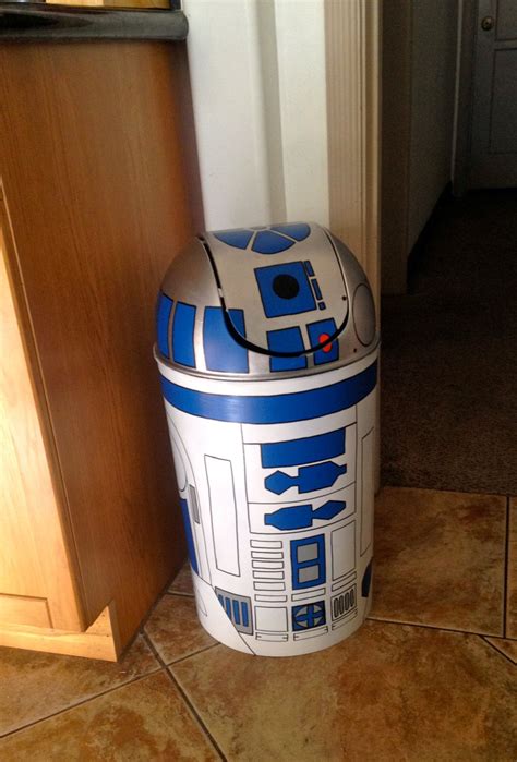 R2D2 Full Size Trashcan | Star wars kitchen, Star wars diy, Star wars decor