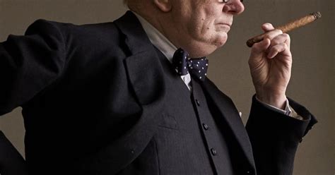 Gary Oldman is unrecognisable as Winston Churchill in Darkest Hour ...