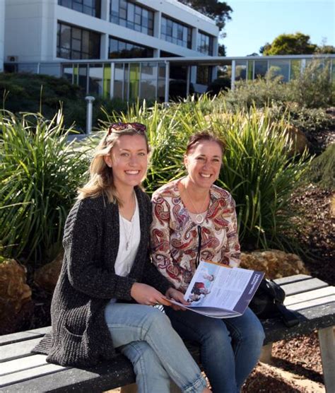 Bonnie Dwyer staying at home to study | The Standard | Warrnambool, VIC