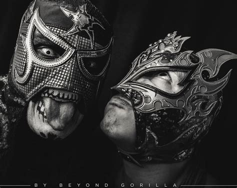 @penta_zero_miedo @reyfenixmx By Beyond Gorilla. #luchabrothers #lucha #penta #fenix #allelite # ...