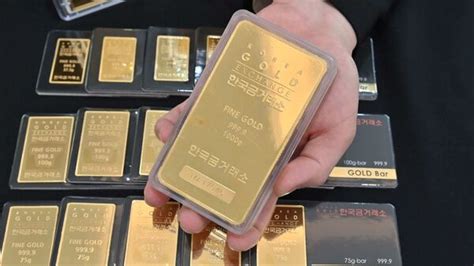 Central Banks Look to Increase Gold Reserves as Geopolitical Worries Mount | Mint