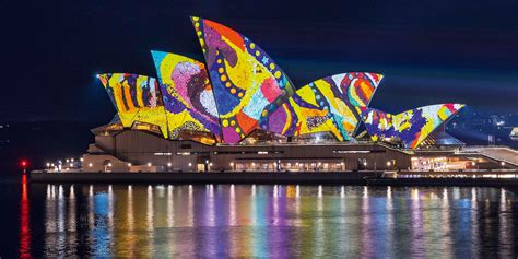 Does The Sydney Opera House Light Up At Night | Shelly Lighting