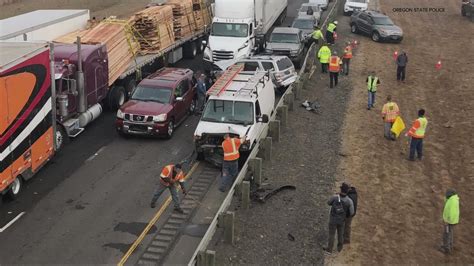 Pileup of cars in massive crash on I-5 in Oregon | kgw.com