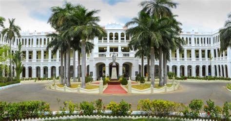 Tamil Nadu: UGC denies university status to Loyola college, run by ...