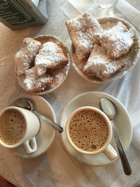 Beignets from Cafe du monde in New Orleans : r/food