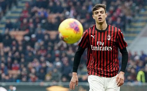 AC Milan's Maldini dynasty continues as 18-year-old attacker Daniel ...