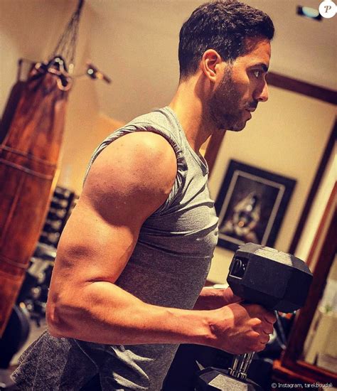 Tarek Boudali a dévoilé cette photo montrant sa transformation physique sur Instagram, le 30 ...