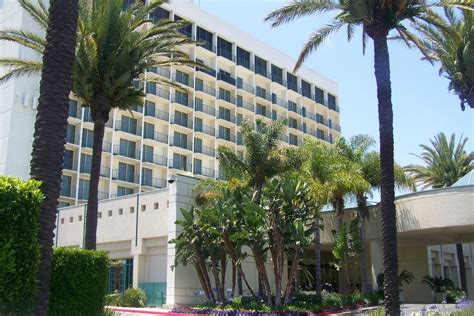 DoubleTree by Hilton Torrance/South Bay Hotel - Discover Torrance