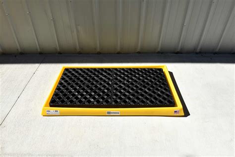 Ultra-Containment Tray® - SpillContainment.com