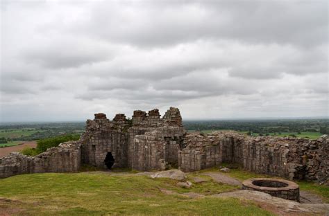 rambles with a camera: Beeston Castle ...