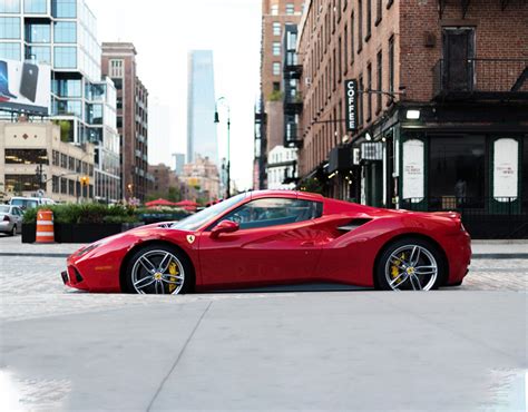 Ferrari LaFerrari 2-door coupe red – FEDAK