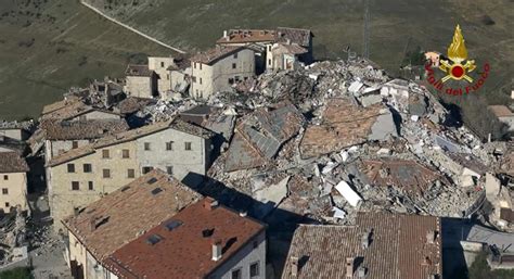 Earthquake Destroys Buildings in Norcia, Italy Photos | Image #11 - ABC ...