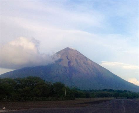 Volcan Concepcion, Isla de Omotepe, Lago de Nicaragua (With images) | Natural landmarks, Travel ...