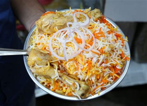 7 Legendary Places to Eat Best Biryani in Lucknow - My Yellow Plate