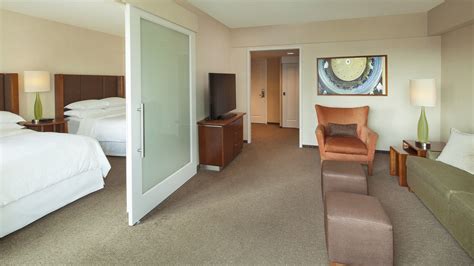 Traditional Guest Room | Sheraton Boston Hotel