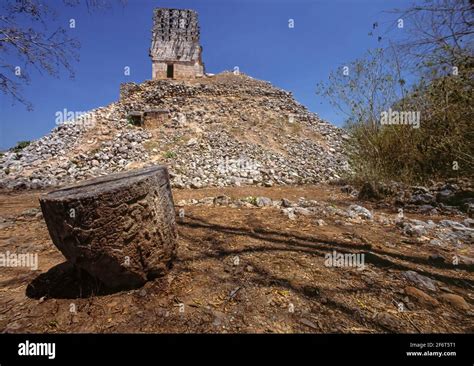 El mirador pyramid hi-res stock photography and images - Alamy