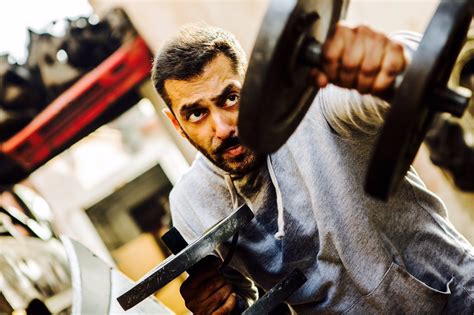 Salman Khan was scared to do this scene in 'Sultan' and broke down ...