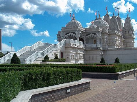 Lovely Hindu Temples Found Around the World