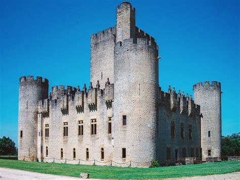 10 Fairytale Castles You Must Explore In France - Hand Luggage Only ...