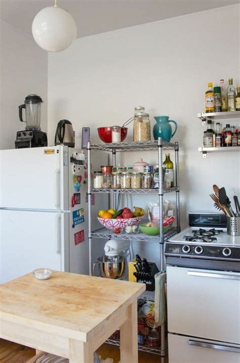 Un rangement placard cuisine gain de place. 84 solutions pour se simplifier la vie | Small ...