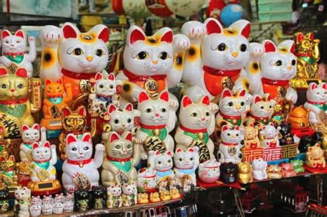 Interesting Facts about Maneki Neko, The Lucky Beckoning Cat