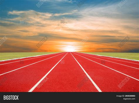 Running Track Athletes Image & Photo (Free Trial) | Bigstock