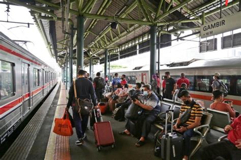 Daftar Stasiun Kereta Api Terbesar di Indonesia, Pernah Naik dari Sini?