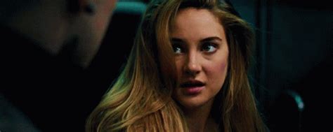 Shailene Woodley Stare GIF - Shailene Woodley Stare - Discover & Share GIFs