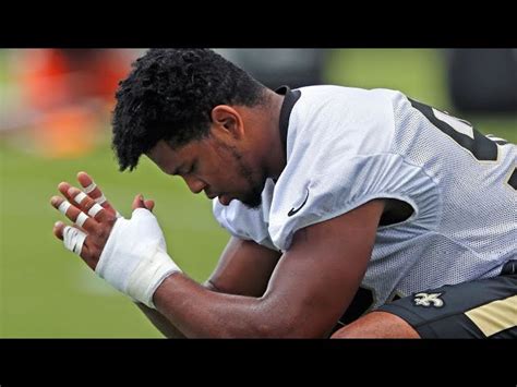 New Orleans Saints' Marcus Davenport has part of pinky amputated