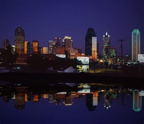 Downtown Dallas at Night, 1993 - warrengale48pix.net