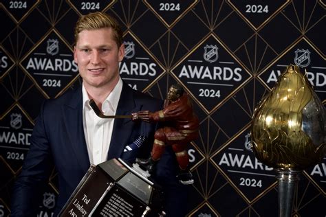 Nathan MacKinnon wins Hart Trophy and Ted Lindsay Award in Record ...