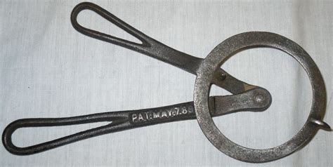 Antique cast iron can opener circa 1889. This is how your great, great grandparents did it ...