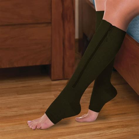 The Easy On Compression Socks - Hammacher Schlemmer