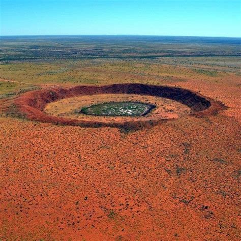 Wolfe Creek meteorite crater. It measures a massive 880m across, making ...