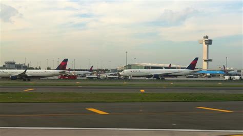 Airplane Taking Off On Airport Runway 4K 1803520 Stock Video at Vecteezy