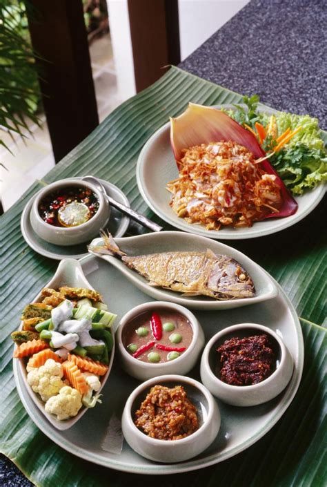 The Beginner's Guide to Thai Food and Culture