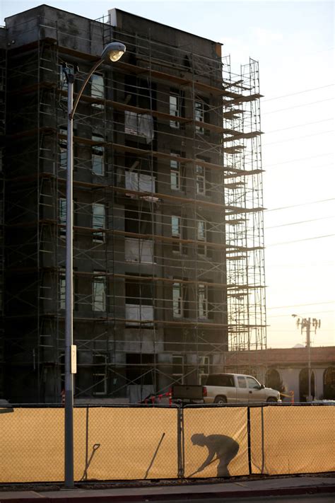 UNLV looks to shed commuter campus label with new housing | Las Vegas Review-Journal