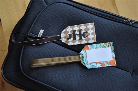 iLoveToCreate Blog: Monogrammed Luggage Tags