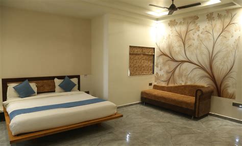 Best Price on HOTEL RIVERFRONT in Somnath + Reviews!