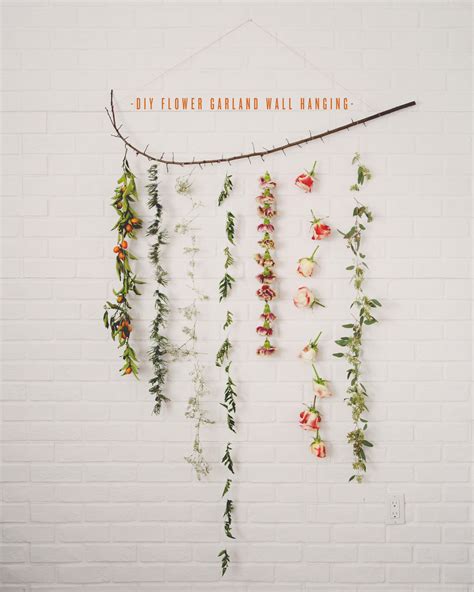 DIY FLOWER GARLAND WALL HANGING - The Kitchy Kitchen