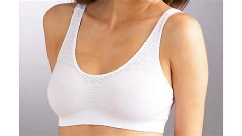 13 Best Bras for Older Women That You'll Love Wearing Every Day | Most comfortable bra, Bra ...