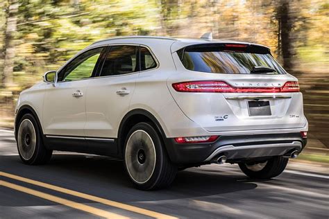 New Lincoln MKC 2020 2.3L Reserve Tech Pack Mid Option Photos, Prices And Specs in Saudi Arabia