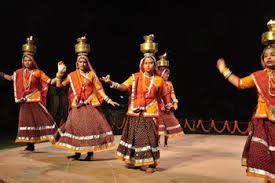 Music and dance in Madhya Pradesh- Phulpati Dance - Holiday Landmark Blog